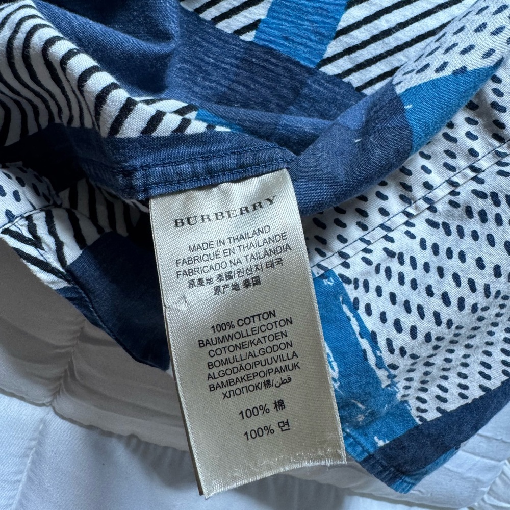 Lightly worn Burberry shirt
No rips or stains - Picture 5 of 9